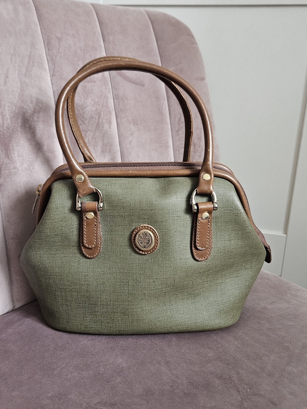 Vtg 1983 Liz Claiborne Genuine Leather Doctor Bag Barrel Fendi Inspired